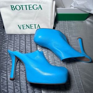 Bottega Veneta leather mules AUTHENTIC